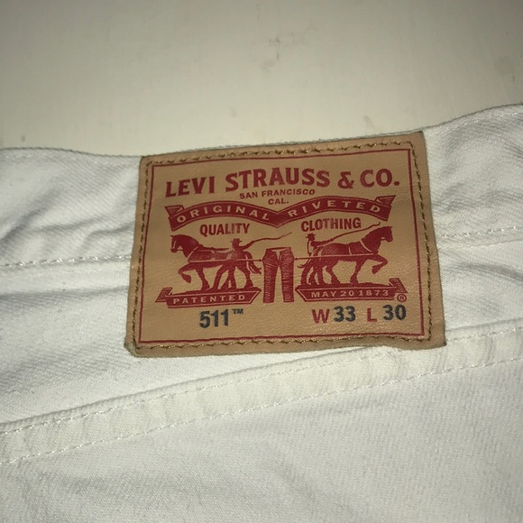 Levi’s White Distressed Mom Style straightleg jean - Picture 3 of 4
